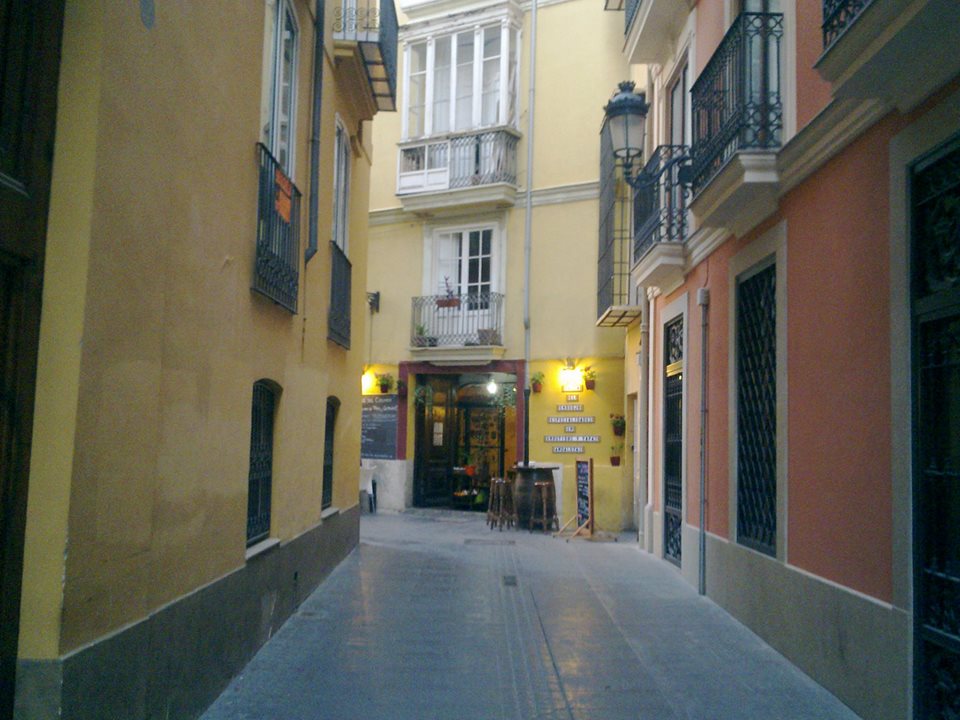 179731_10151407938705124_818438888_n