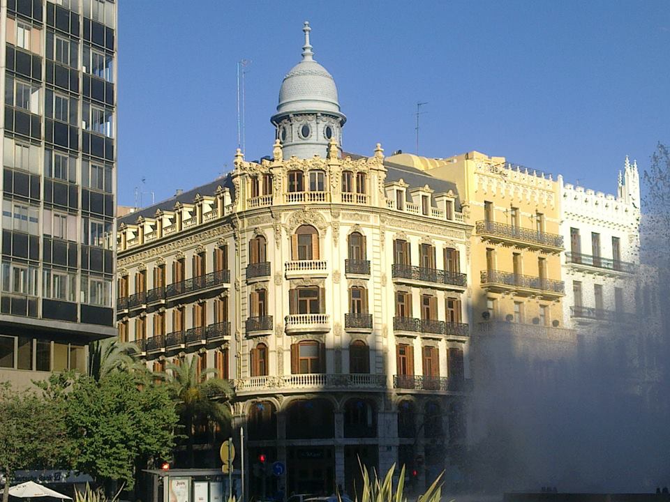 270137_10151407973185124_947039986_n