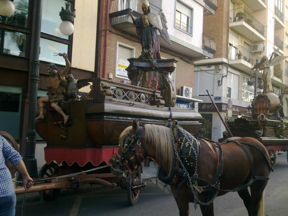 421374_10151407936810124_1465134671_n