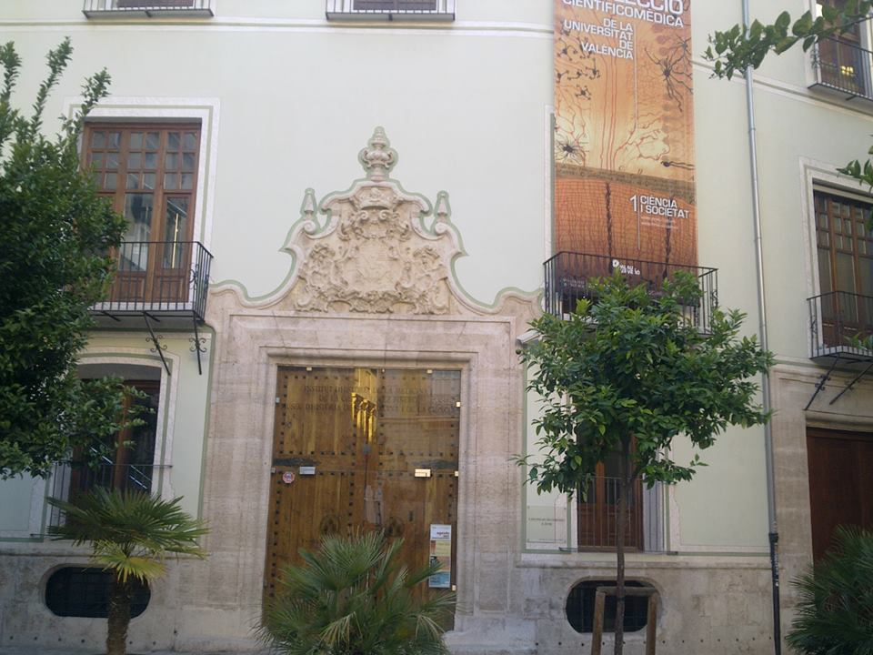 426597_10151407975075124_259427301_n