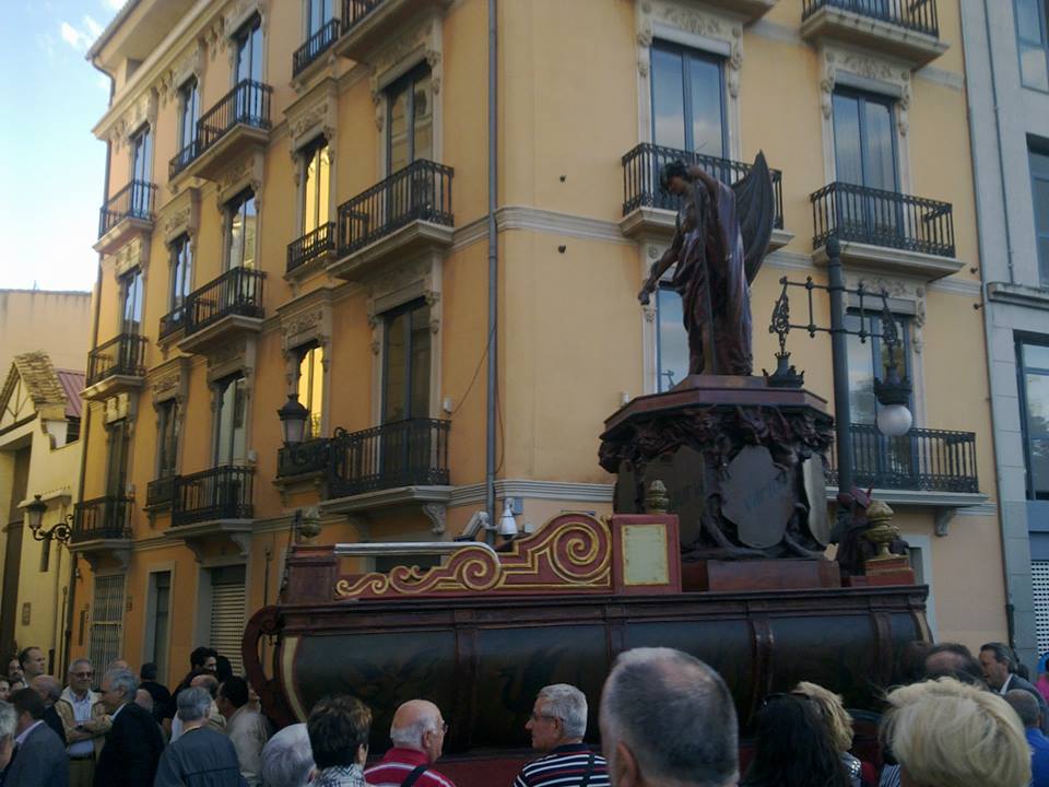 426625_10151407935695124_60169021_n