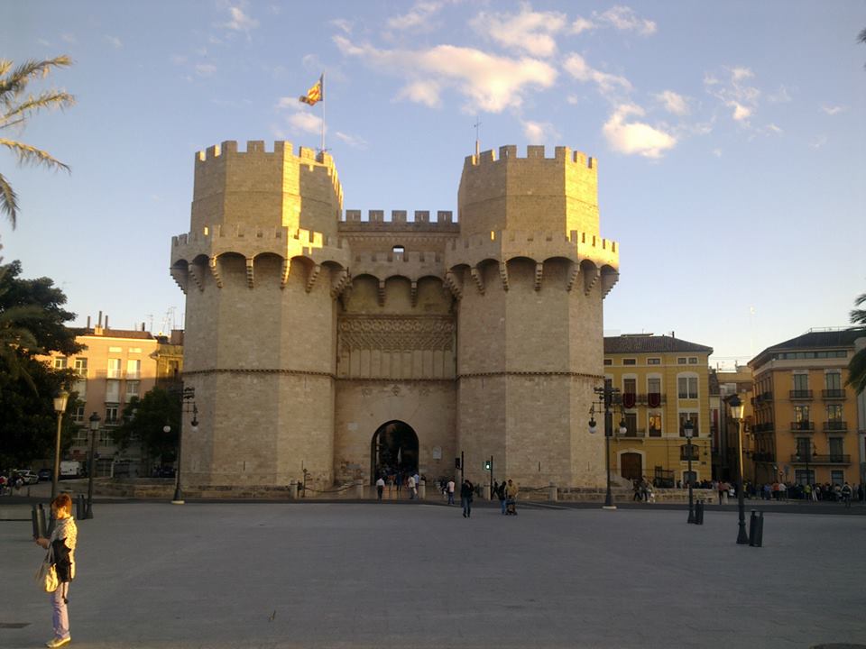 600668_10151407938240124_1539886971_n